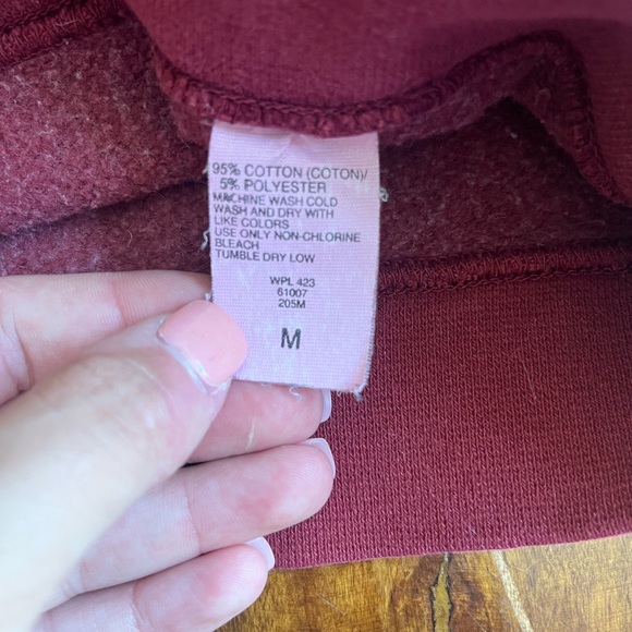 VINTAGE‎ Levi Strauss & CO. Red Crewneck Sweatshirt|| MADE IN THE USA - Picture 6 of 8